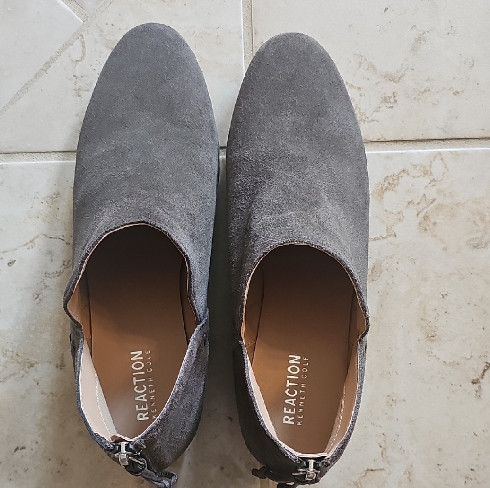 Kenneth Cole Reaction Women's Charcoal Suede Loafers